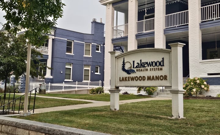 hero-lakewood_manor